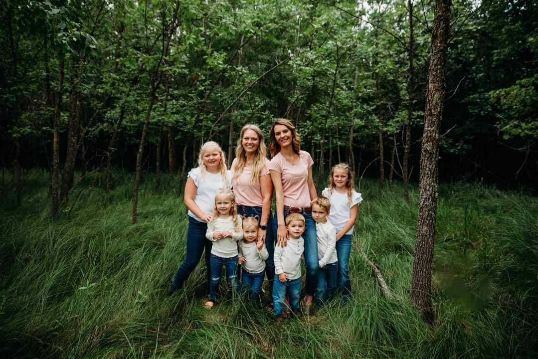 454693049_122122447190361813_1045172057823082366_n Paige Buschette and Samantha DeHaan owners of Sweet Repeats